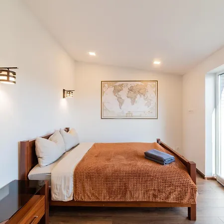 Kotedzas Kunigiskiuose Su Terasa *