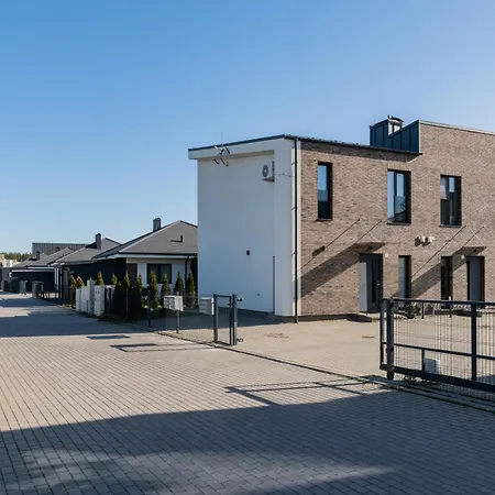 Kotedzas Kunigiskiuose Su Terasa 아파트 *