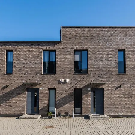 Kotedzas Kunigiskiuose Su Terasa * 팔랑가