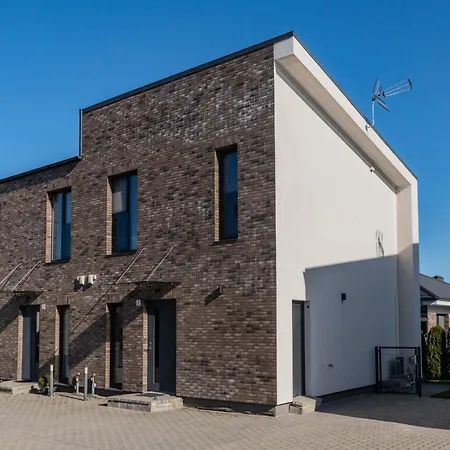 Kotedzas Kunigiskiuose Su Terasa *