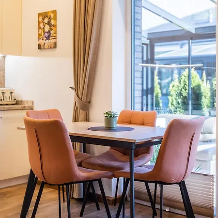 Apartament Kotedzas Kunigiskiuose Su Terasa Połąga