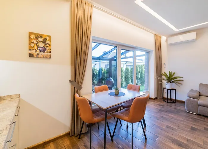 Kotedzas Kunigiskiuose Su Terasa 아파트 *