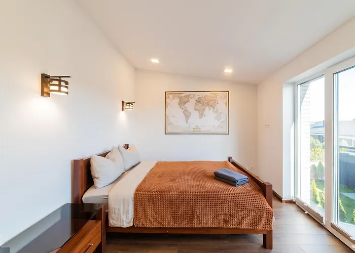 Kotedzas Kunigiskiuose Su Terasa *